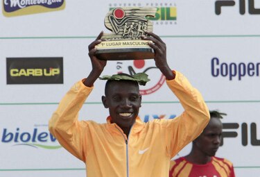 Africanos dominan carrera de San Silvestre