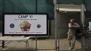Seis presos de Guantánamo llegaron a Uruguay