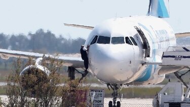 Detienen en Chipre al secuestrador del avión EgyptAir