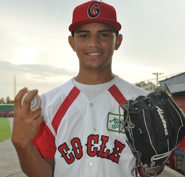 Edisson González se muestra ante buscadores de talento en Dominicana