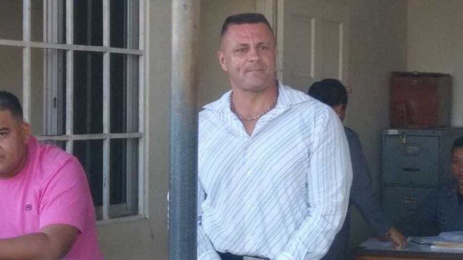 William Holbert es notificado de próxima audiencia para el 29 de mayo