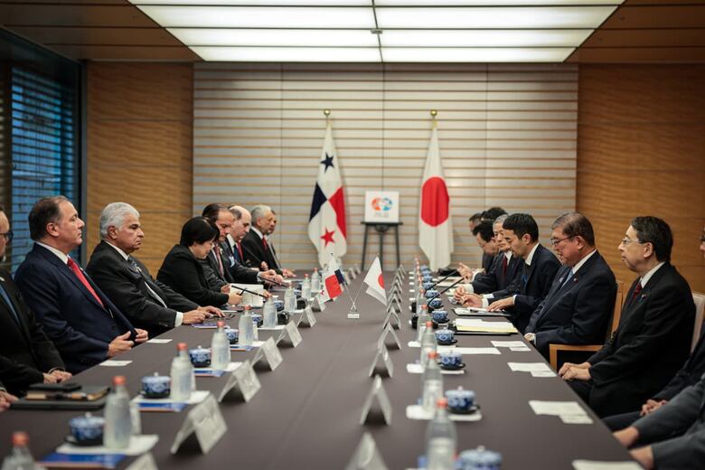Panamá y Japón sellan acuerdos para futuro vuelo directo y para el intercambio laboral