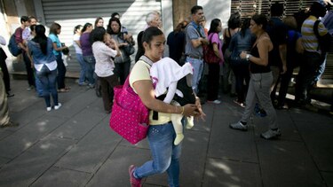 Se redobla presión contra Nicolás Maduro con huelga general
