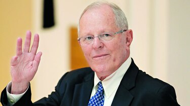 Kuczynski se defiende ante un Congreso peruano decidido a destituirlo