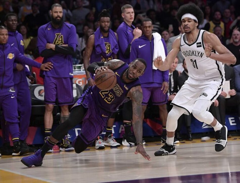 Lakers caen ante Nets y LeBron James queda fuera de los 'playoffs'