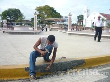 Efectúan reparaciones en el parque Porras de Las Tablas