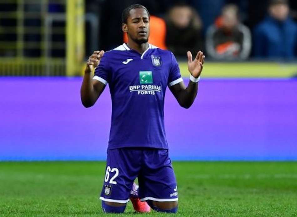 Futbolistas panameños en Europa, con órdenes de quedarse en casa