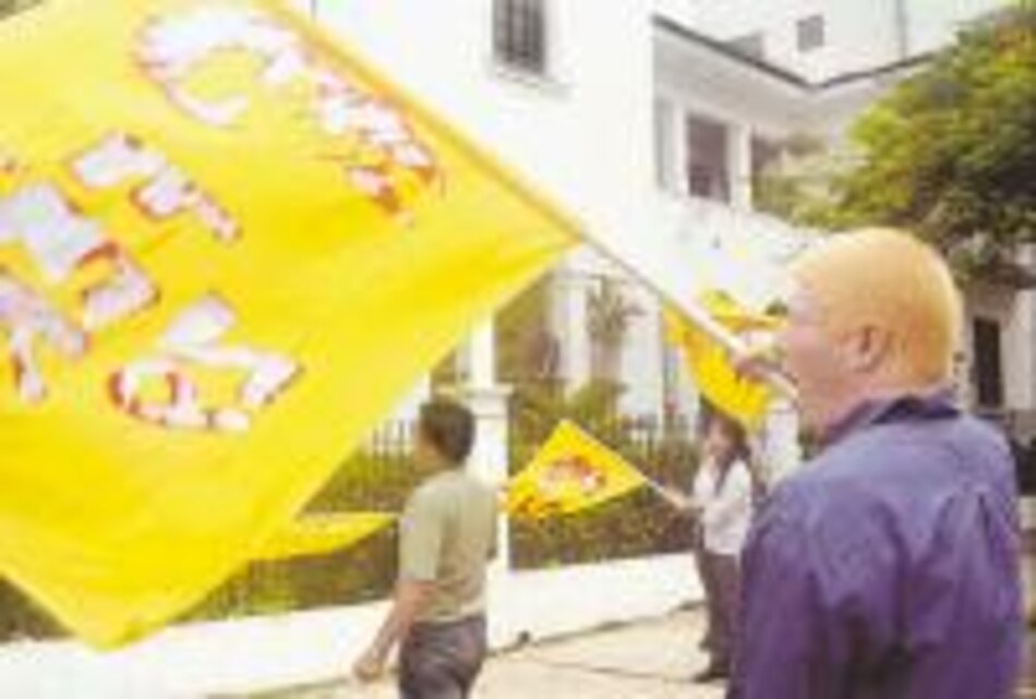 Exigen aclarar asesinato de Camacho