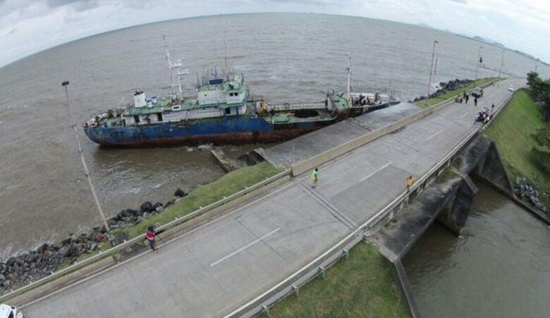 Abren tramo del corredor Sur; nave será remolcada a las 3:00 a.m.