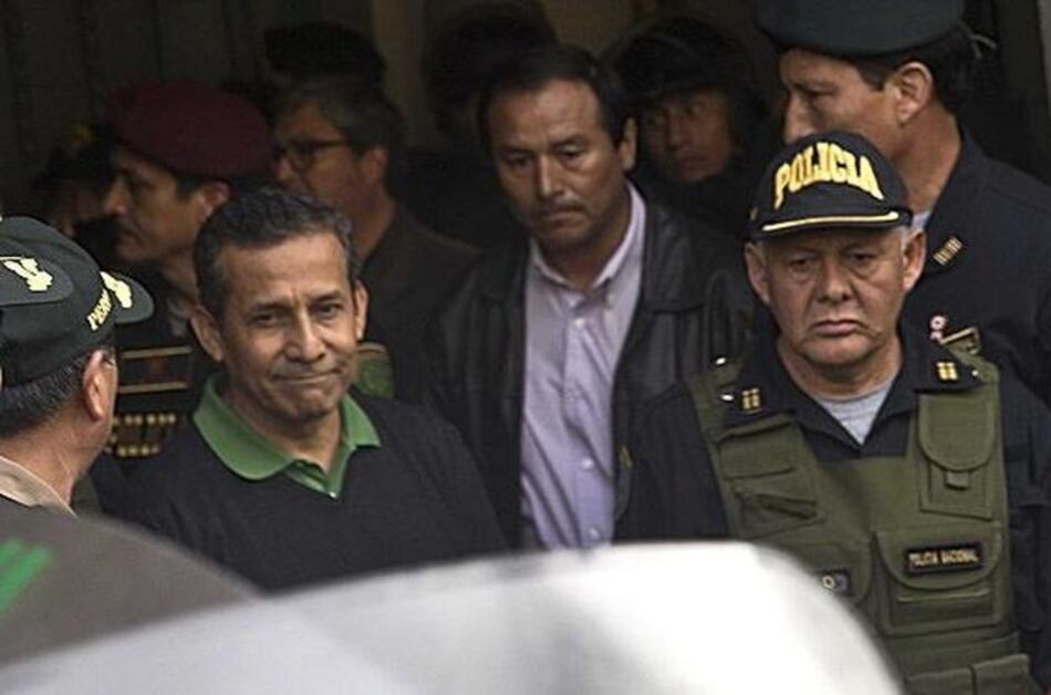Fujimori envía panes con queso a Humala en la prisión que comparten en Perú