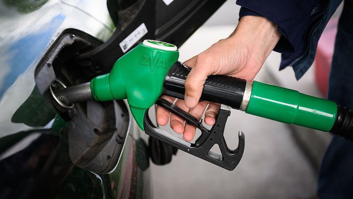 Los precios del petróleo se desploman después de que Irán anunciara la reapertura del estrecho de Ormuz