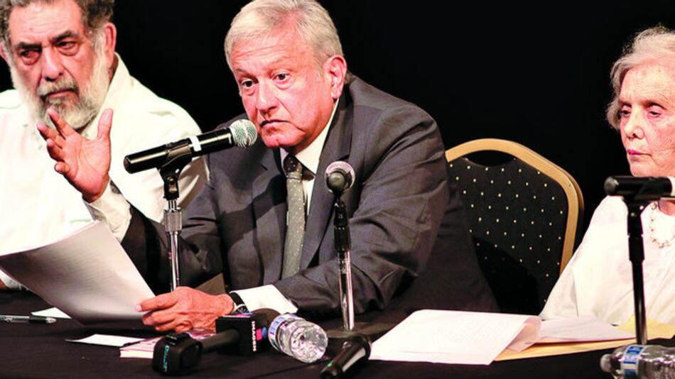 Comparan a López Obrador con Chávez