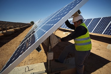 ‘No habrá impuesto ni al sol, ni al aire’, dijo Mulino al descartar el tributo a la energía solar