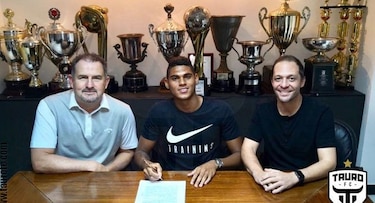 El panameño Saed Díaz firma con filial del Union de Filadelfia