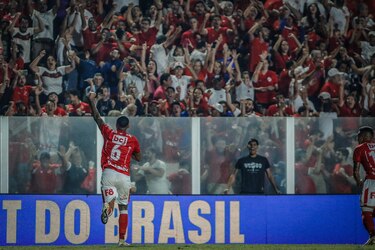 Eric Davis marca de tiro libre en triunfo de Vilanova que sigue en carrera por ascender al Brasileirao