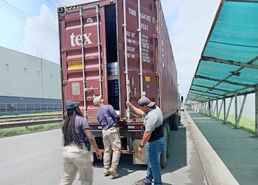 Venta de artículos falsificados y contrabando callejero, foco del operativo de Aduanas en fin de año