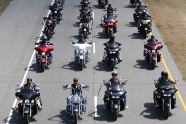 La banda de motociclistas estadounidenses antiislámica que se encarga de la seguridad en los letales sitios de ayuda en Gaza