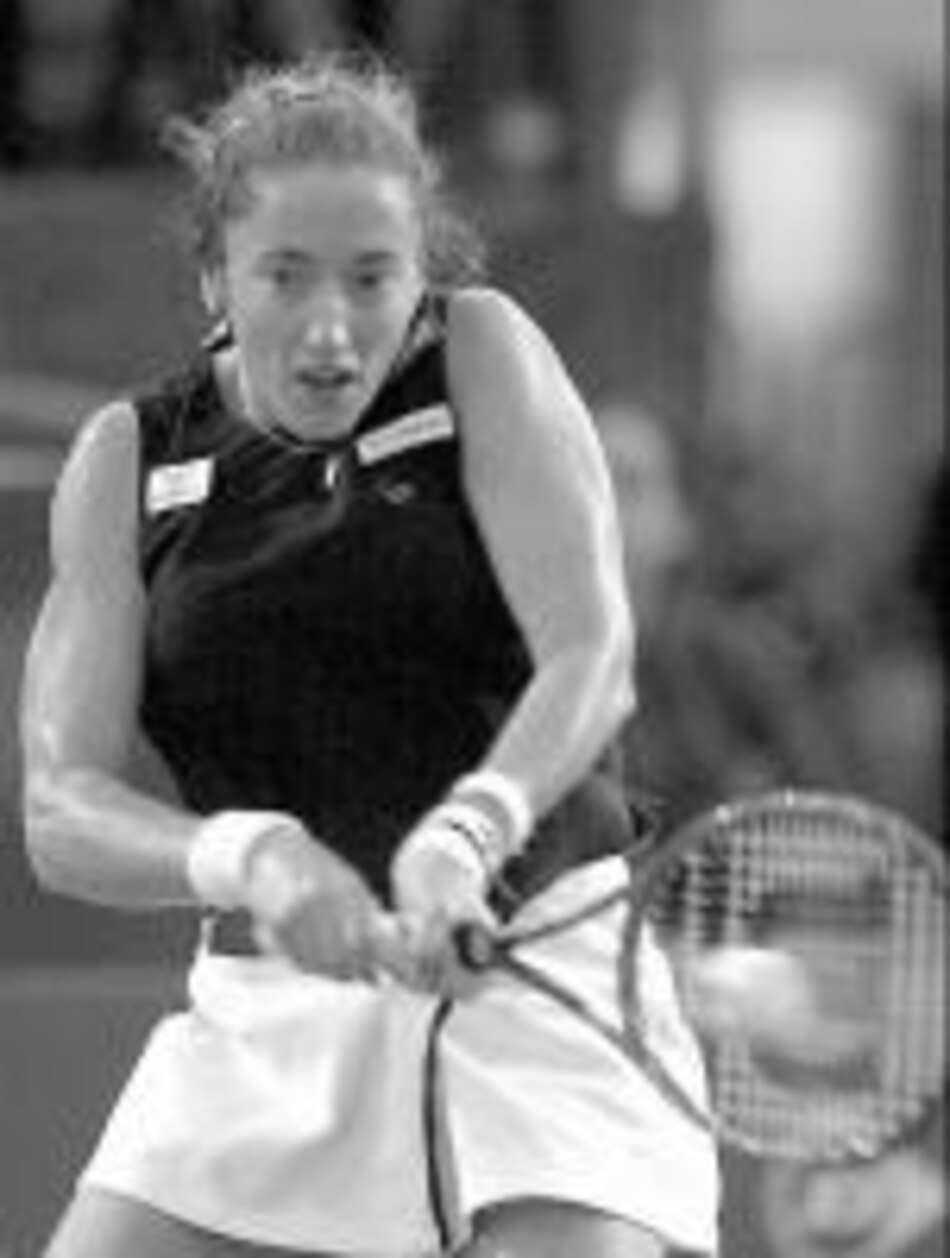 Mauresmo da triunfo a Francia