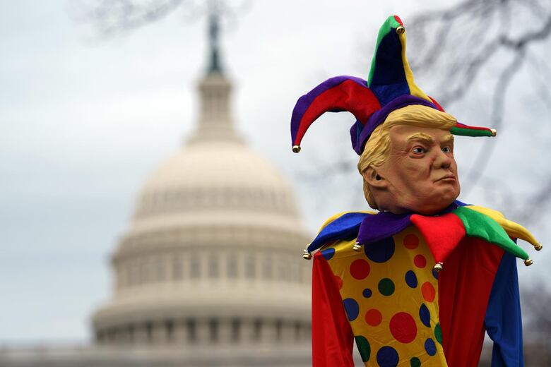 Más de 200 exfuncionarios de seguridad y diplomáticos advierten sobre asalto a la democracia en la gestión de Donald Trump 