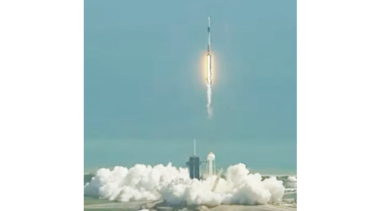 Primera misión privada al espacio se acopla a la Estación Espacial Internacional