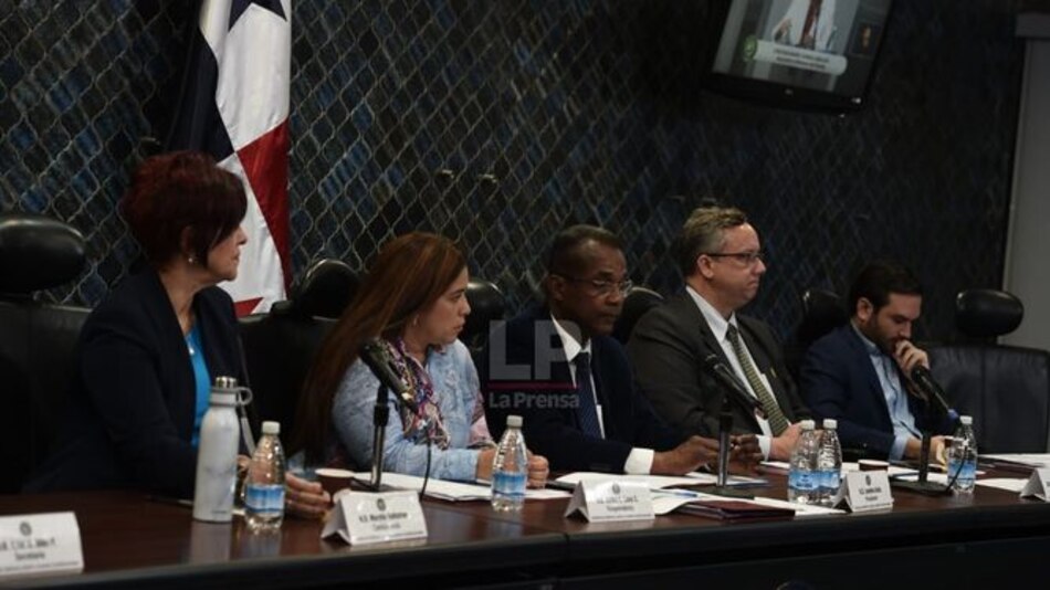 Concluye proceso de entrevistas a los aspirantes a la Defensoría del Pueblo