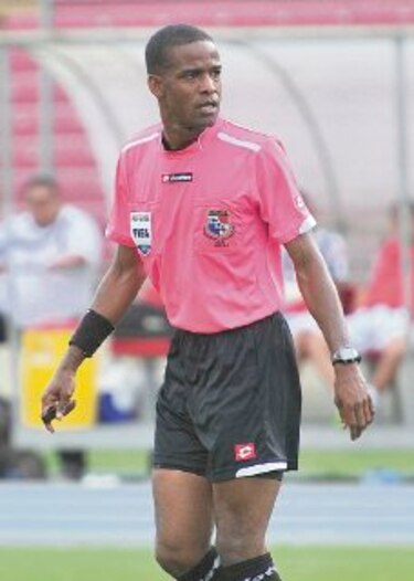 Moreno, primer árbitro panameño en un Mundial