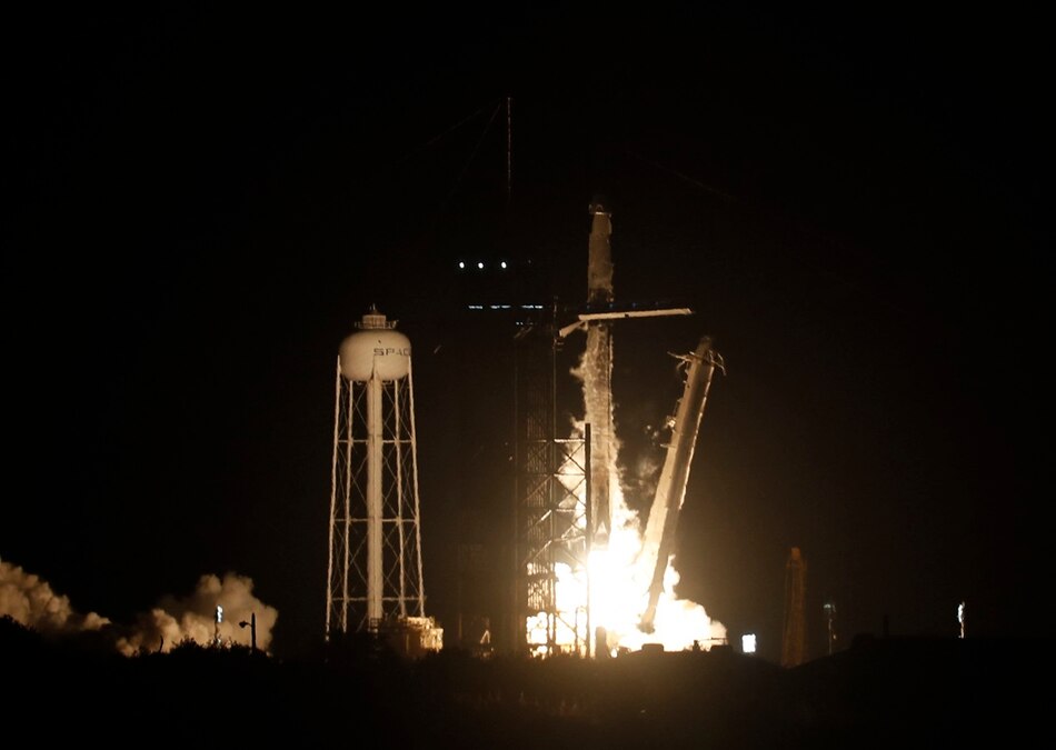 Cuatro astronautas emprenden el regreso a la Tierra a bordo de una cápsula de SpaceX