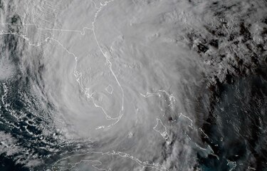 Irma sigue golpeando a Florida tras devastar el Caribe