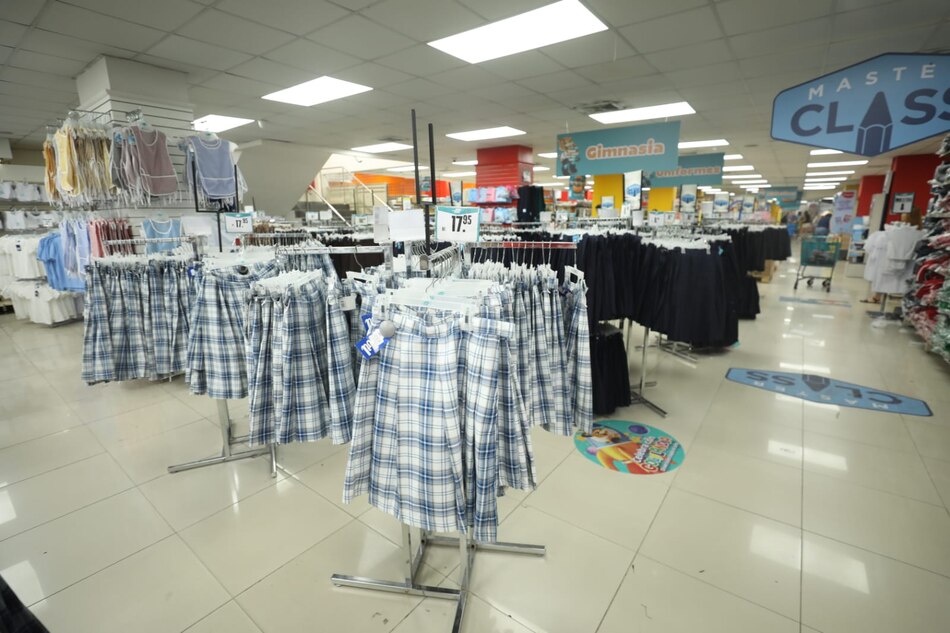 Preparativos para el año escolar 2025: costos de uniformes y útiles escolares en la ciudad de Panamá