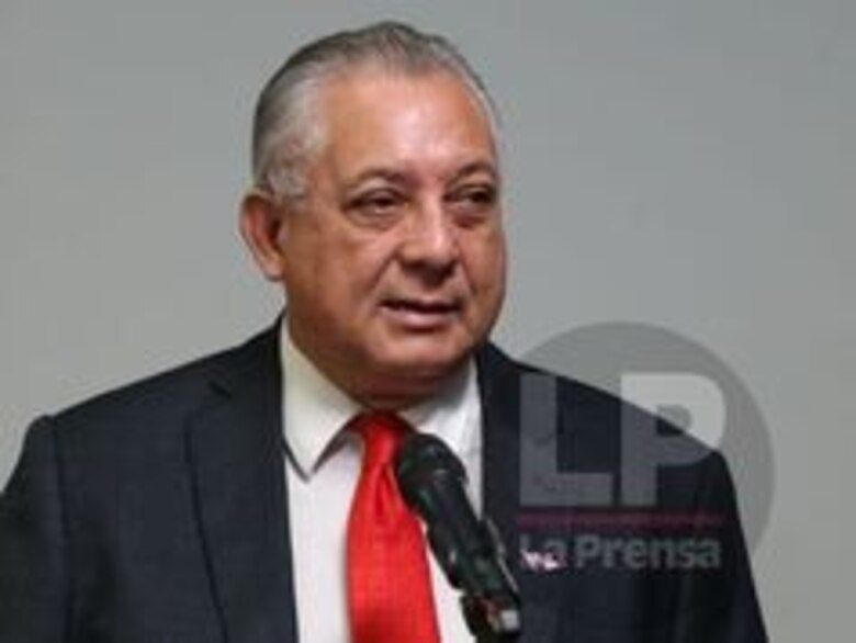 Comisión de Gobierno entrevista a 13 aspirantes a la Defensoría del Pueblo