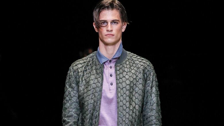 Pirarucu, el pez gigante del Amazonas usado para hacer prendas de lujo (y el reclamo de los pescadores para participar en las ganancias)