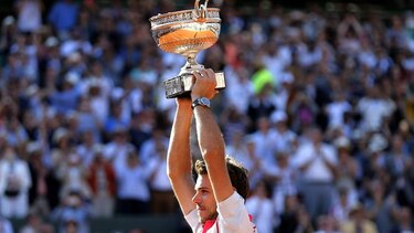 Wawrinka se alza con Roland Garros ante el número uno Djokovic