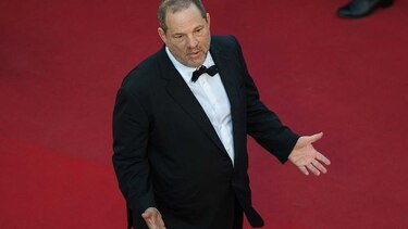 Policía de Nueva York revisa las acusaciones contra Weinstein