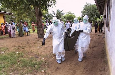 EU tiene 'estaciones de cuarentena' ante temor de que ébola se extienda