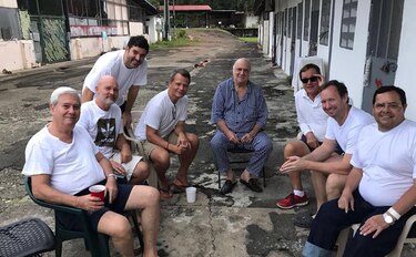 Decomisan celulares tras polémicas fotos tomadas en El Renacer