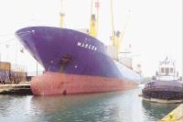 Reparación de naves en astillero de la ACP