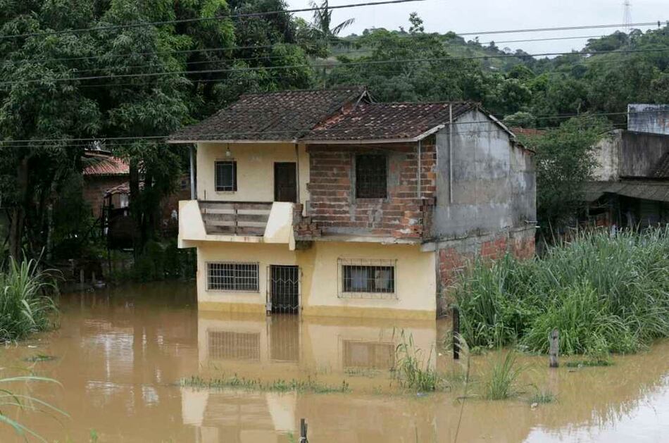 Lluvias causan una nueva muerte, desaparecidos e inundaciones en noreste brasileño