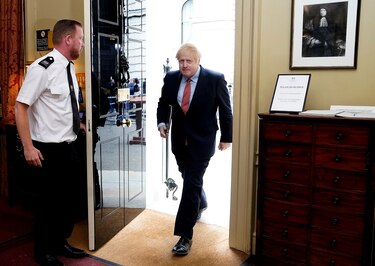 Recuperado, Johnson retoma las riendas de la gestión del Covid-19 bajo presión