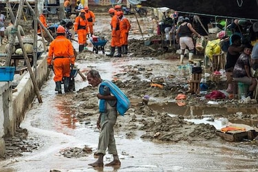 Presidente de Perú ofrece urbanizar terrenos baldíos tras lluvias
