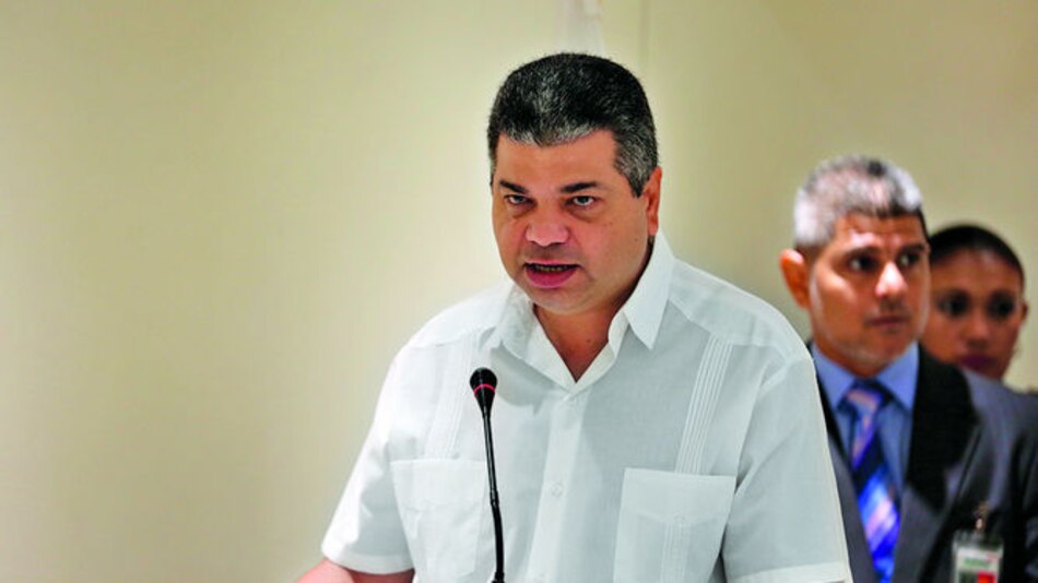 ‘Extranjeros deben legalizar su estatus’