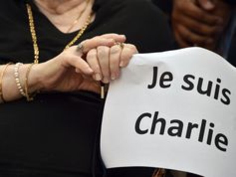 'Charlie Hebdo' siembra nueva polémica con sus bromas sobre el pequeño Aylan
