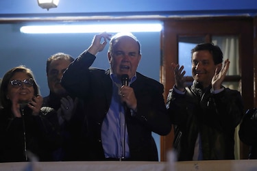 El general retirado Daniel Urresti y el empresario Rafael López encabezan apretado recuento por la alcaldía de Lima