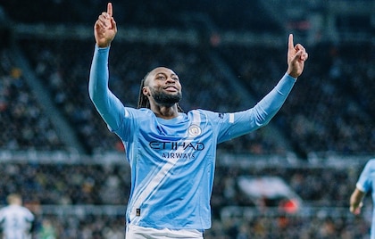 Semenyo y Cherki resuelven en Newcastle