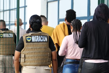 Decomisan cerca de $19 mil en mercancía de contrabando y detienen a varios migrantes en Darién