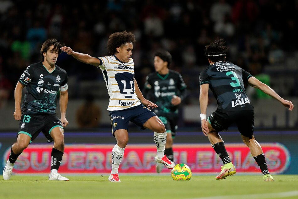 Adalberto Carrasquilla aporta calidad en triunfo de Pumas y siguen buscando la clasificación