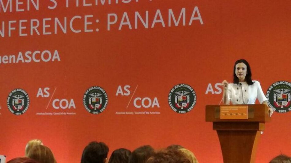 Canciller exhorta a mujeres a permanecer en la fuerza laboral