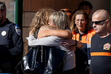 Accidente de tren en España: solidaridad de los vecinos y desesperación de los familiares