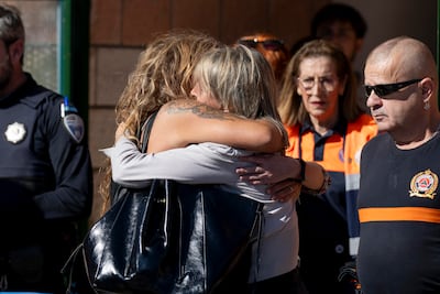 Accidente de tren en España: solidaridad de los vecinos y desesperación de los familiares
