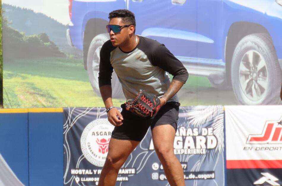 Enrique Saldaña está listo para encuentro contra Argentina en la Serie de las Américas