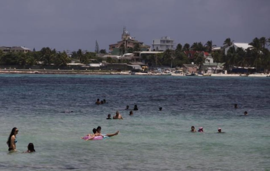 Santos se reúne con isleños tras fallo de La Haya